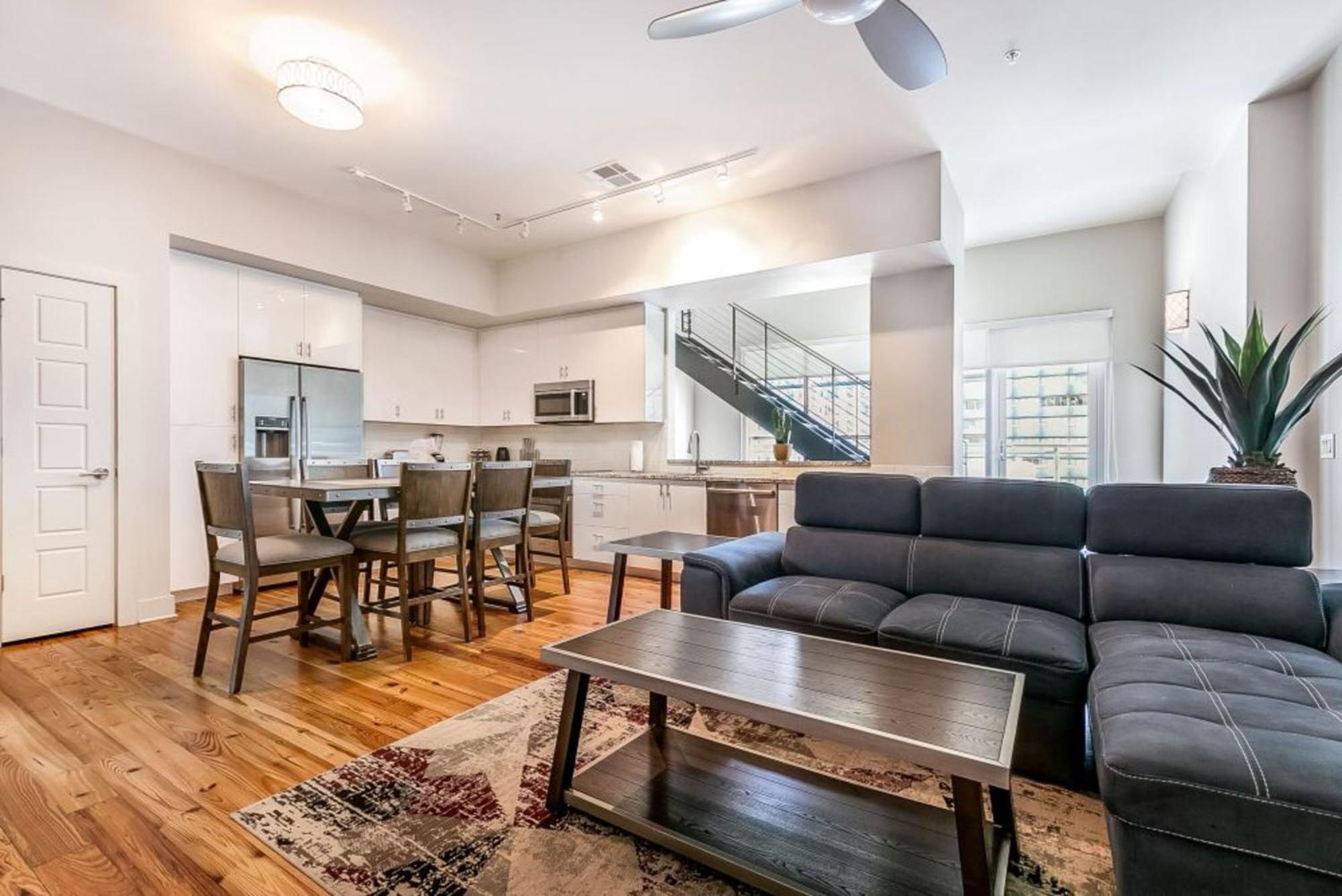 Upscale Condos And Penthouses Close To Canal And Bourbon St นิวออร์ลีนส์ ภายนอก รูปภาพ