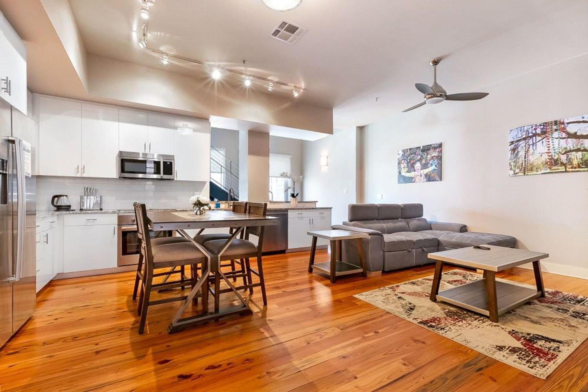 Upscale Condos And Penthouses Close To Canal And Bourbon St นิวออร์ลีนส์ ภายนอก รูปภาพ
