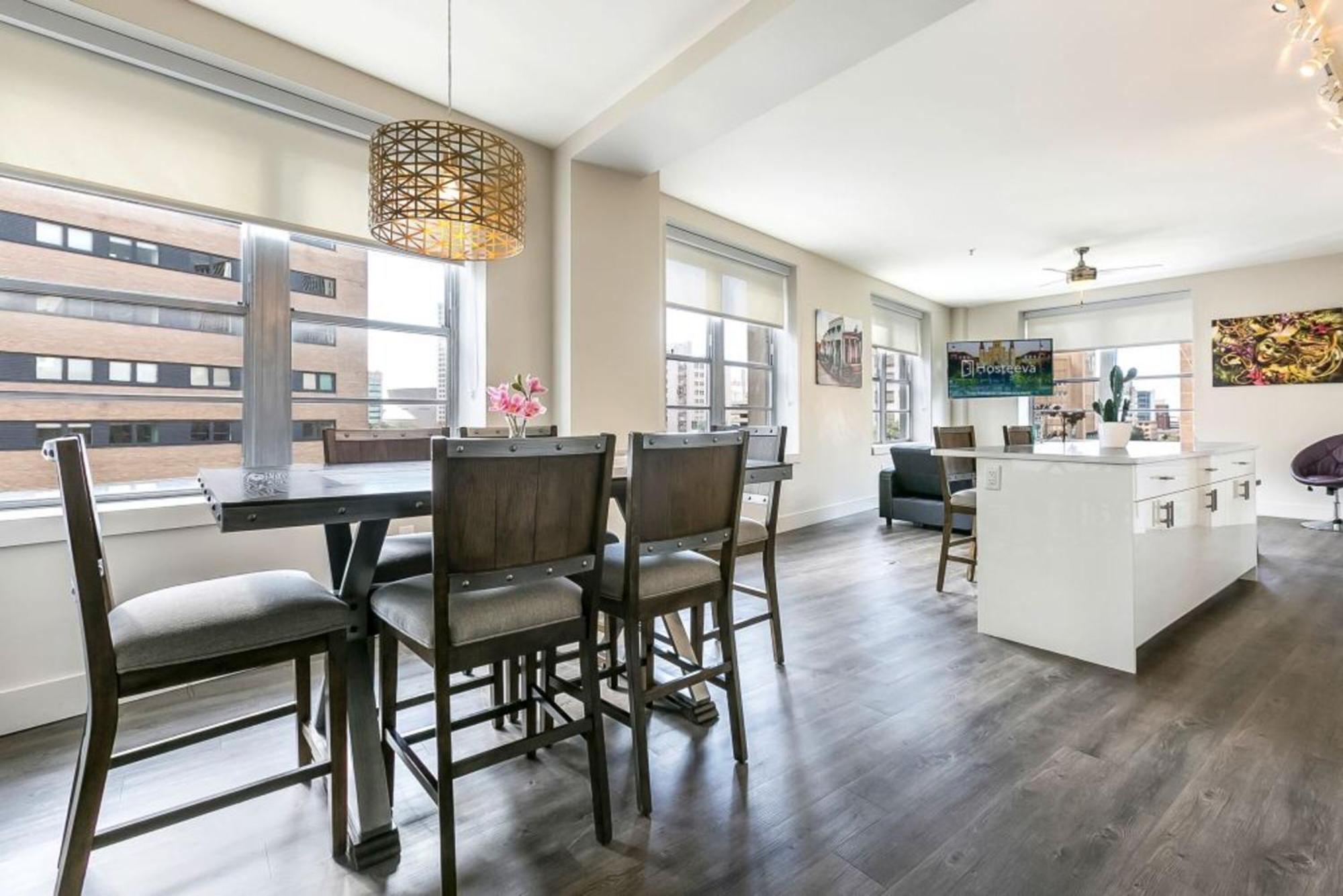 Upscale Condos And Penthouses Close To Canal And Bourbon St นิวออร์ลีนส์ ภายนอก รูปภาพ