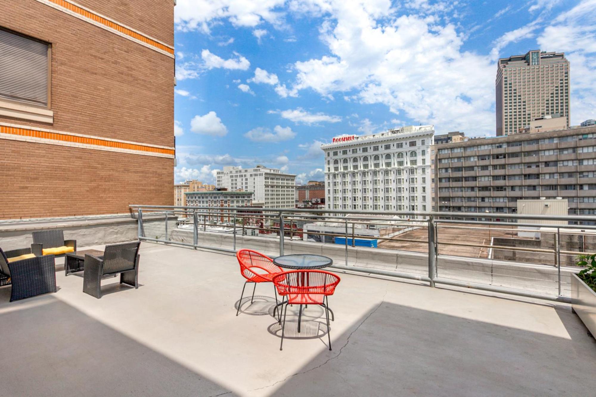Upscale Condos And Penthouses Close To Canal And Bourbon St นิวออร์ลีนส์ ภายนอก รูปภาพ