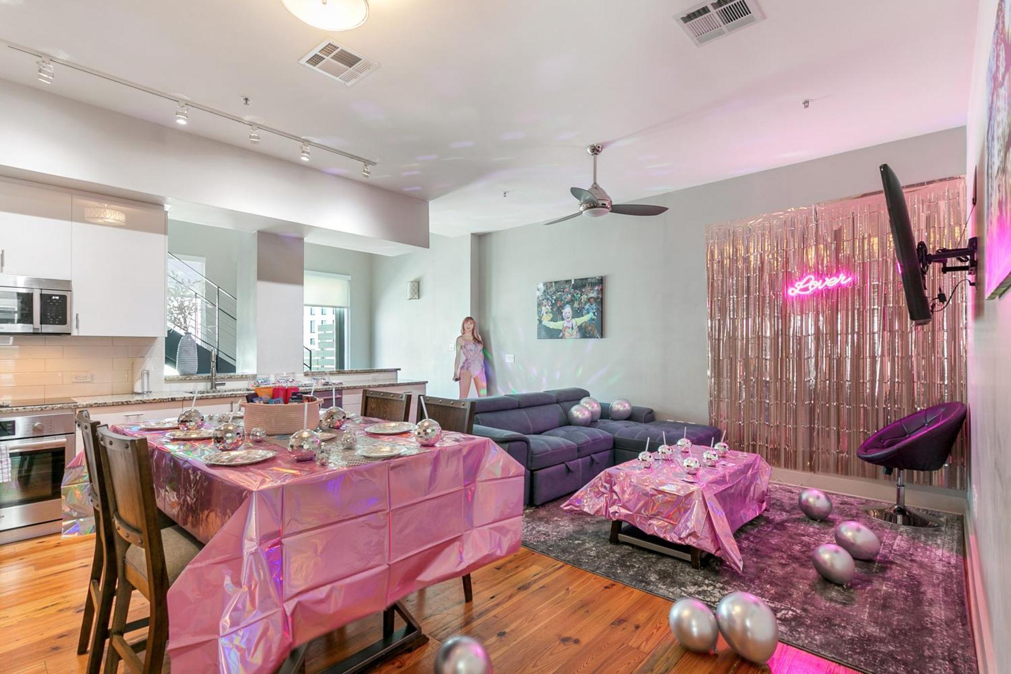 Upscale Condos And Penthouses Close To Canal And Bourbon St นิวออร์ลีนส์ ภายนอก รูปภาพ